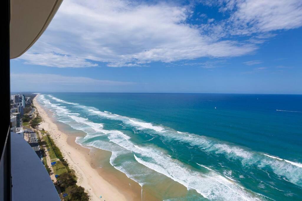 Apartment Front Sky - Floor 35 Gold Coast
