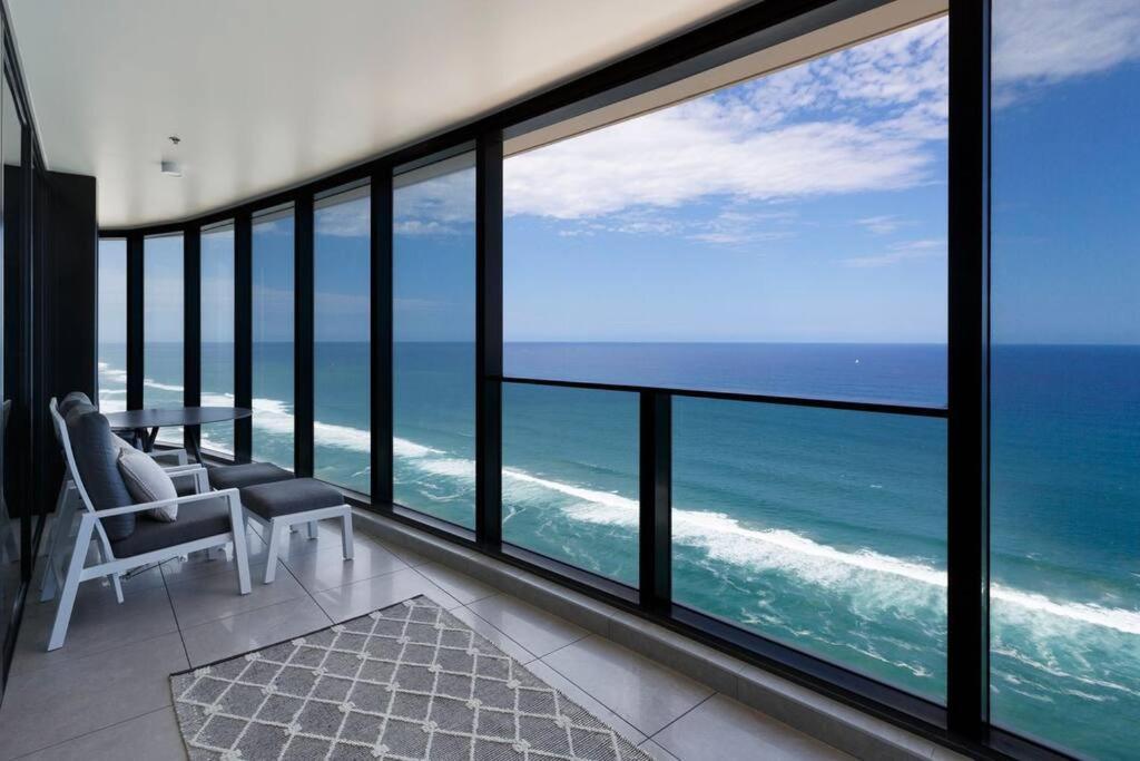 Front Sky - Floor 35 Apartment